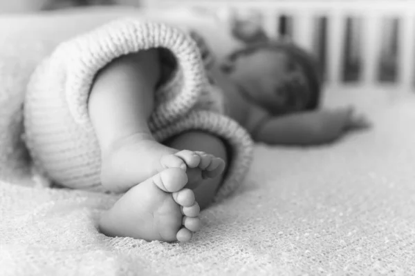 Closeup Newborn Baby Feet Beautiful Selective Focus Concept Maternity Tenderness — Stock Photo, Image