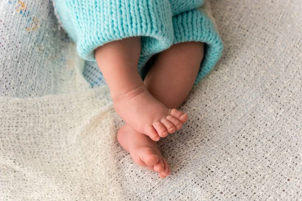 Closeup Newborn Baby Feet Beautiful Selective Focus Concept Maternity Tenderness — Stock Photo, Image