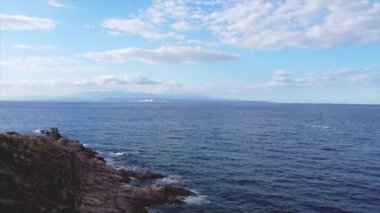 İtalya 'nın Sassari ilindeki Bonifacio Boğazı' nda, Sardinya 'nın kuzey ucunda yer alan Santa Teresa Gallura kıyısındaki manzaralı hava manzarası