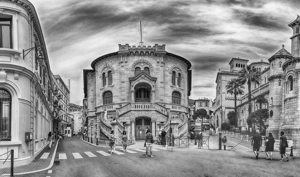 Monaco Elokuu Oikeuspalatsin Julkisivu Joka Sijaitsee Monaco Cityssä Alias Rocher — kuvapankkivalokuva