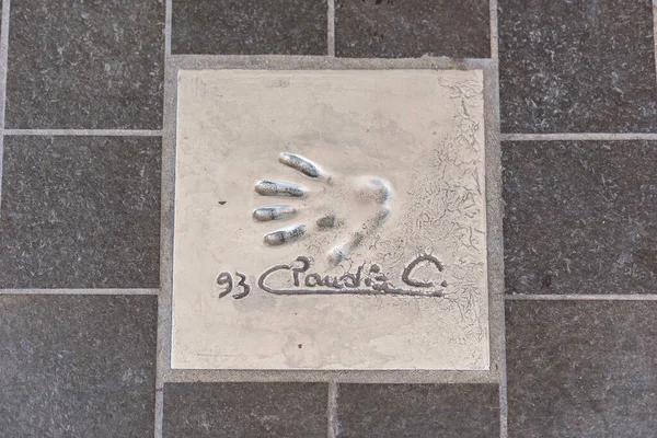 Cannes France August Imprint Hand Famous Actress Claudia Cardinale Sidewalk — Stock Photo, Image