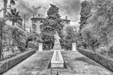 Fransa 'nın Grasse kentindeki Jean-Honore Fragonard heykeli (ünlü Fransız ressam ve matbaacı).