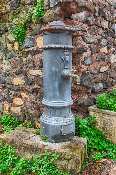 Big Nose Fuente Una Fuente Pública Tradicional Agua Gratuita Roma — Foto de Stock