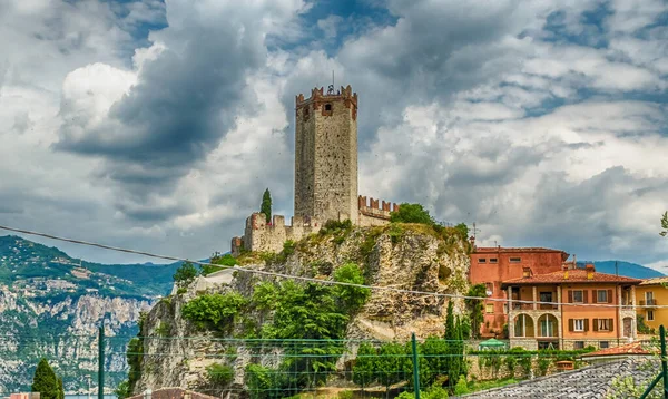 Der Mittelalterliche Turm Von Schloss Malcesine Wahrzeichen Gardasee Italien — Stockfoto