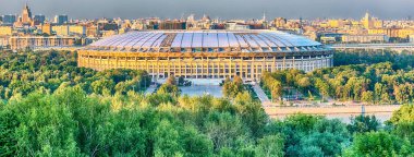 Luzhniki Stadyumu 'nun havadan görünüşü ve Sparrow Hills, Moskova, Rusya' daki kompleksi
