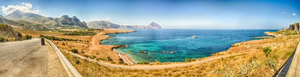 Panoramic View Over Sicilian Coastline and Cofano Mountain — Stock Photo, Image