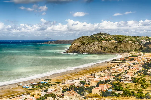 Mediterranean Beach i Milazzo, Sicilien — Stockfoto