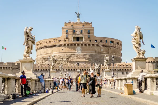 로마, 이탈리아에 카스 텔 산 탄 젤로 요새와 다리 보기. — 스톡 사진