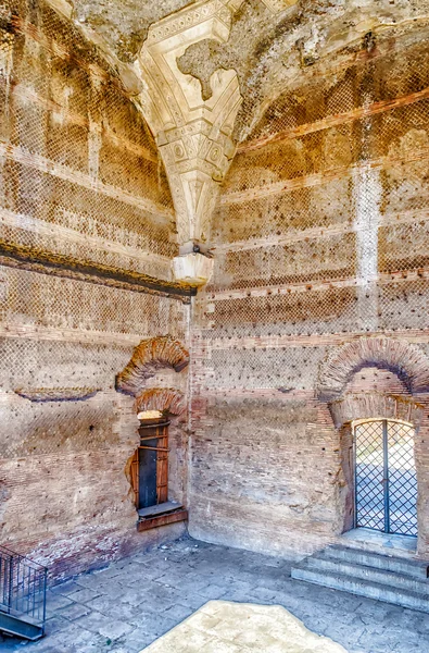 Romok belsejében a nagy fürdő: Villa Adriana (Hadrianus-Villa), — Stock Fotó