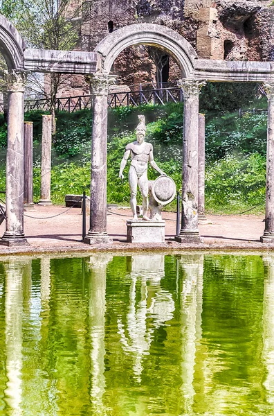 Greek Statue of Ares, inside Villa Adriana (Hadrian's Villa), Ti — Stock Photo, Image