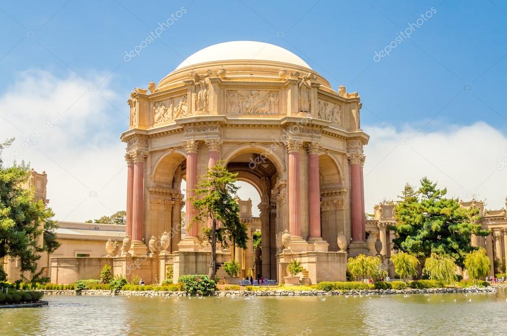 The Palace of Fine Arts in San Francisco, USA