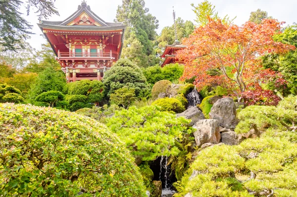 Ιαπωνικός ναός στον ιαπωνικό κήπο τσαγιού, San Francisco, ΗΠΑ — Φωτογραφία Αρχείου