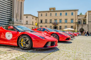 Ferrari toplama
