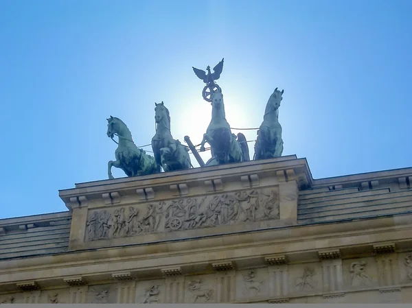 Porta di Brandeburgo (Brandenburger Tor), uno dei principali punti di riferimento — Foto Stock