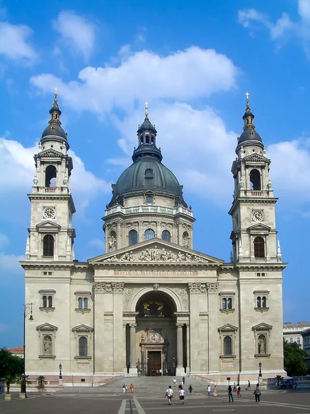 St. Stephen Bazilikası 'nın Budapeşte cephesi — Stok fotoğraf