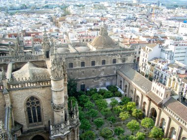Panoramik görünüm Sevilla Giralda çan kulesinin tepesinden