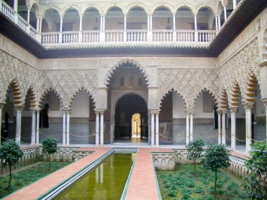 Seville Alcazar at Maidens avlusunda
