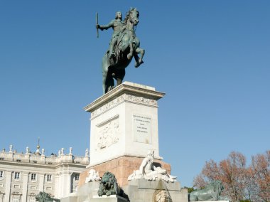 Orient Meydanı 'nda Felipe IV Binicilik Heykeli, Madrid