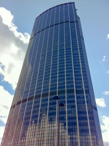 Tour Montparnasse, moderne wolkenkrabber in Parijs — Stockfoto