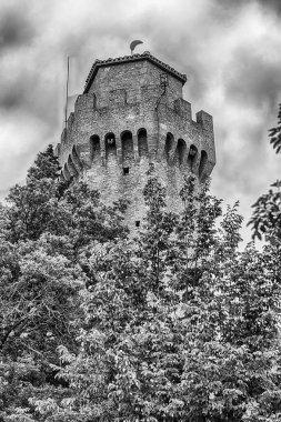 Montale Kulesi, nam-ı diğer Üçüncü Kule, Monte Titano 'daki San Marino Cumhuriyeti' nin simgesi olan üç ikonik kuleden biri.