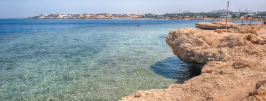 Sharm el Sheikh, Mısır 'daki bir plajdan Kızıl Deniz manzarası