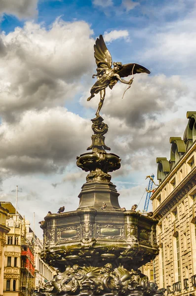 Posąg Erosa w piccadilly circus, Londyn — Zdjęcie stockowe