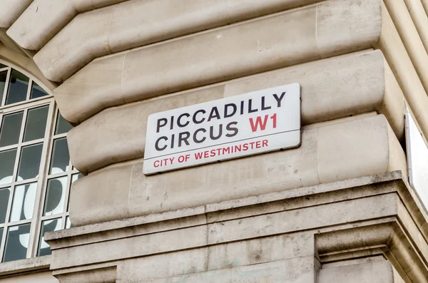 Piccadilly cartello stradale circense, Londra — Foto Stock