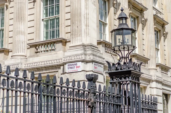 Tecken på Downing Street, London — Stockfoto