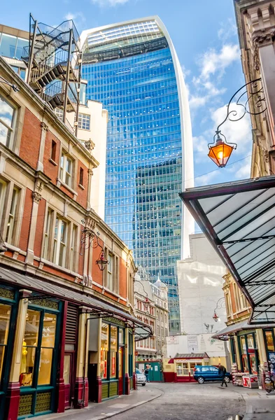 20 Fenchurch Street, también conocida como Walkie Talkie Tower, Londres — Foto de Stock