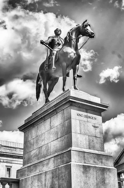 Kung Georg Iv Monument på Trafalgar Square, London — Stockfoto