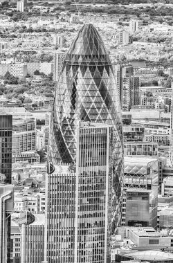 30 St Mary Axe aka Kornişon bina, Londra