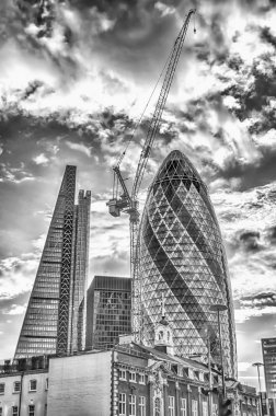 30 St Mary Axe aka Kornişon bina, Londra