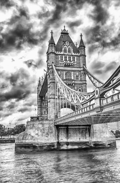 Tower Bridge, Historisk vartegn i London - Stock-foto