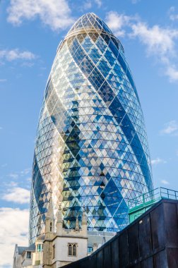 30 St Mary Axe aka Kornişon bina, Londra