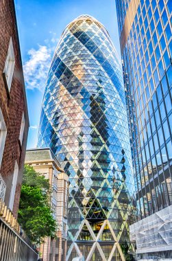 30 St Mary Axe aka Kornişon bina, Londra