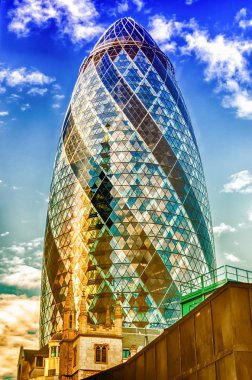 30 St Mary Axe aka Kornişon bina, Londra