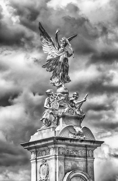 Victoria Memorial no Palácio de Buckingham, Londres — Fotografia de Stock