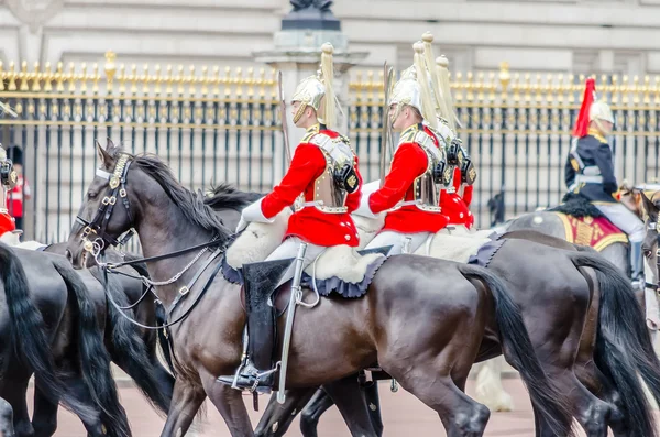 La cerimonia di guardia a Buckingham Palace, Londra — Foto Stock