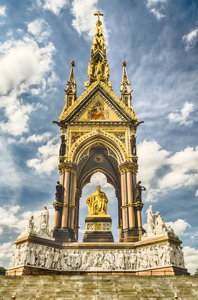 Kensington Gardens, Londra 'daki Albert Anıtı. — Stok fotoğraf