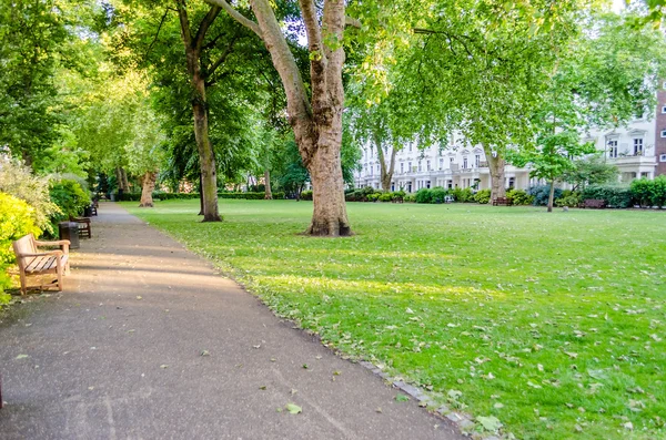 Garden in St George's Square, London — Stock Photo, Image