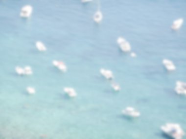 Denizde tekneler ufuk arka plan