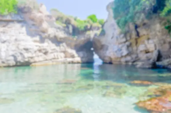 Intreepupil achtergrond met prachtige natuurlijke zwembad in Sorrento, het — Stockfoto
