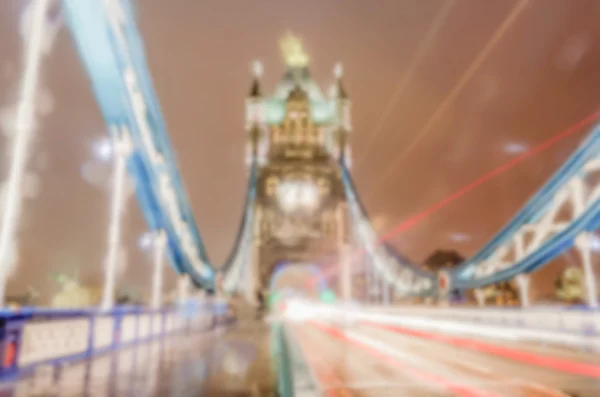 Sfondo sfocato del Tower Bridge di notte a Londra — Foto Stock