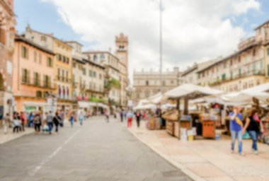 Ufuk arka planını Piazza delle Erbe, Verona, İtalya