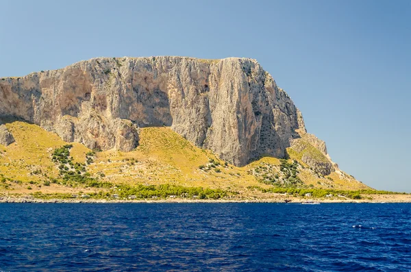 View of San Vito Lo Capo beach from the sea — Stock Photo, Image