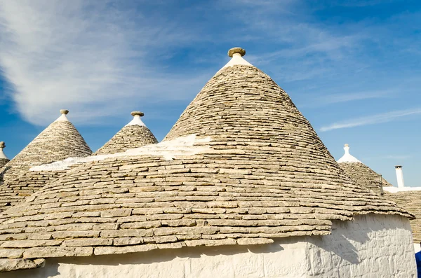 Typische trulli-gebäude in alberobello, apulien, italien — Stockfoto