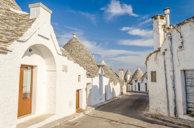 Tipik trulli binalar Alberobello, Apulia, İtalya