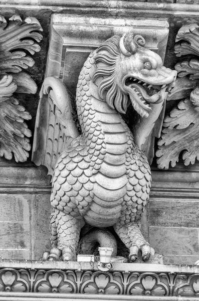 Escultura en la fachada de la Iglesia de la Santa Cruz, Lecce — Foto de Stock