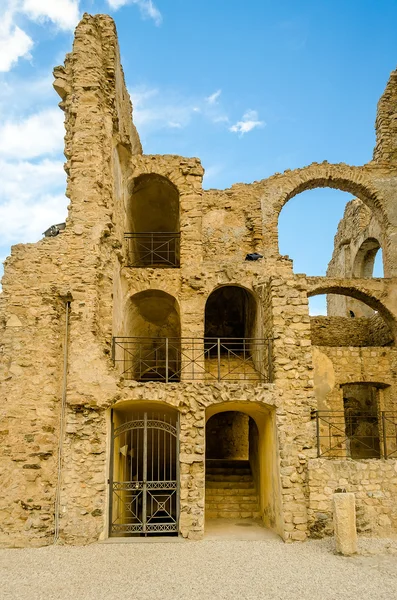 Ruins of an old castle in south of Italy — Stock Photo, Image