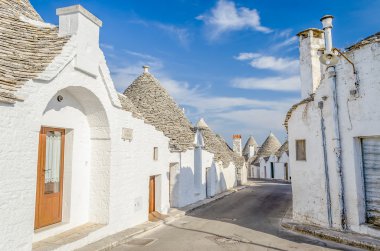 Tipik trulli binalar Alberobello, Apulia, İtalya